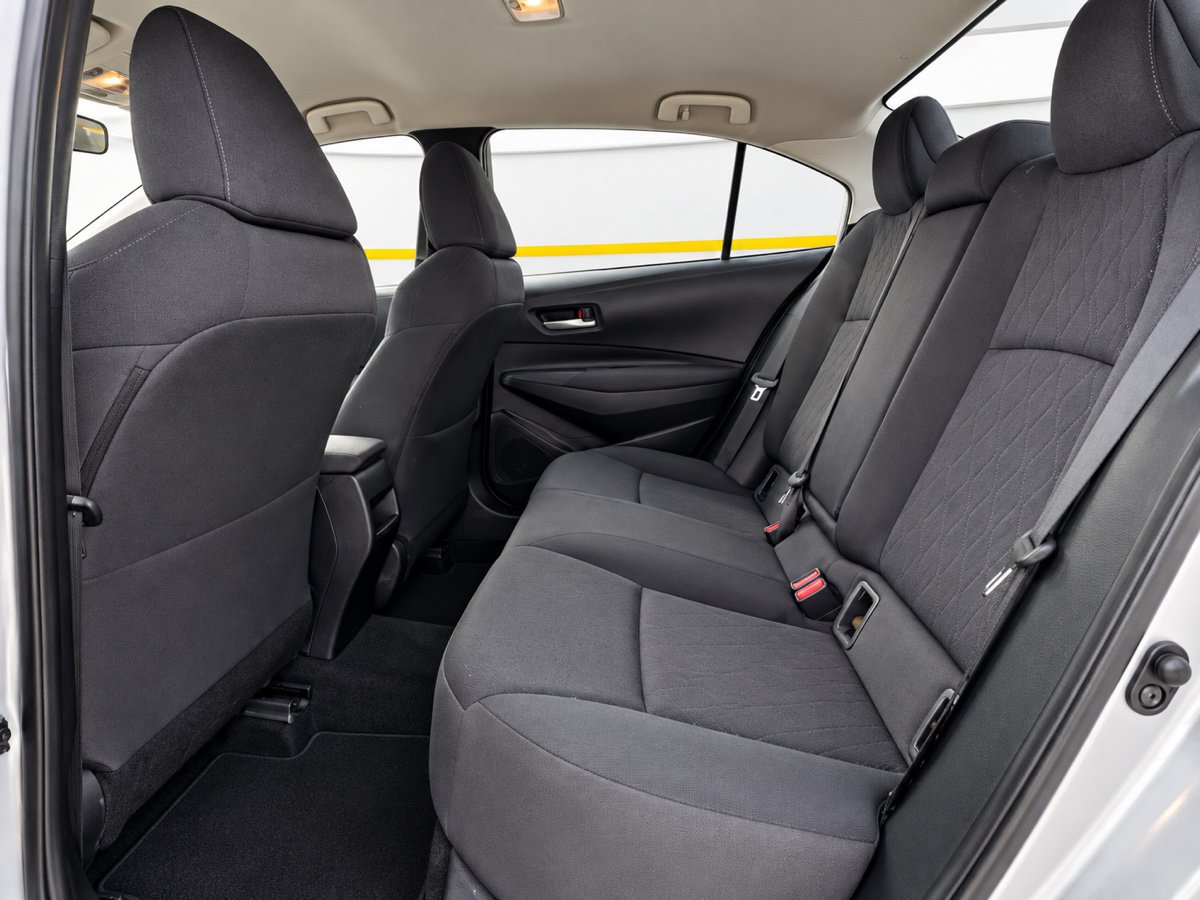 Used 2020 Toyota Corolla LE FWD image 17