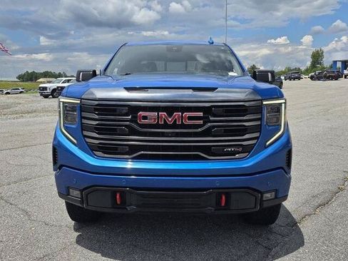 Used 2022 GMC Sierra 1500 AT4 w/ AT4 Premium Package AWD/4WD image 2