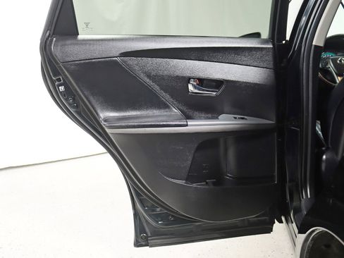 Used 2013 Toyota Venza XLE image 30