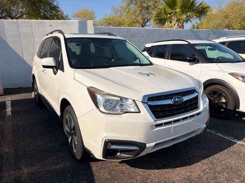 Used 2018 Subaru Forester 2.5i Premium w/ All-Weather Package AWD/4WD image 4