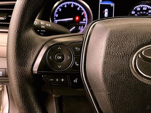 Used 2020 Toyota Camry LE image 17