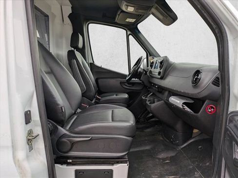 Used 2021 Mercedes-Benz Sprinter 2500 image 21