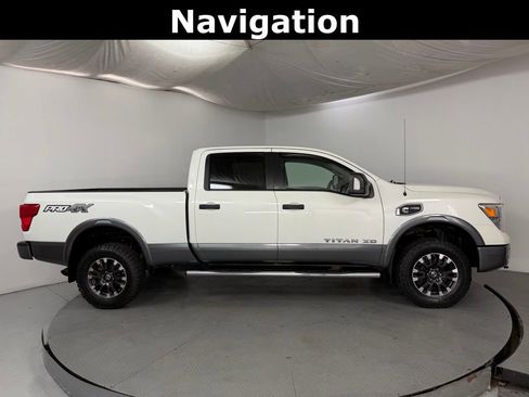 Used 2019 Nissan Titan PRO-4X image 5
