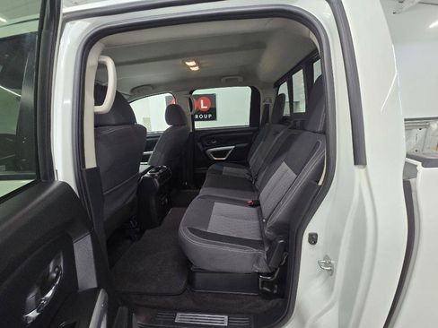 Used 2021 Nissan Titan SV w/ SV Convenience Package AWD/4WD image 14