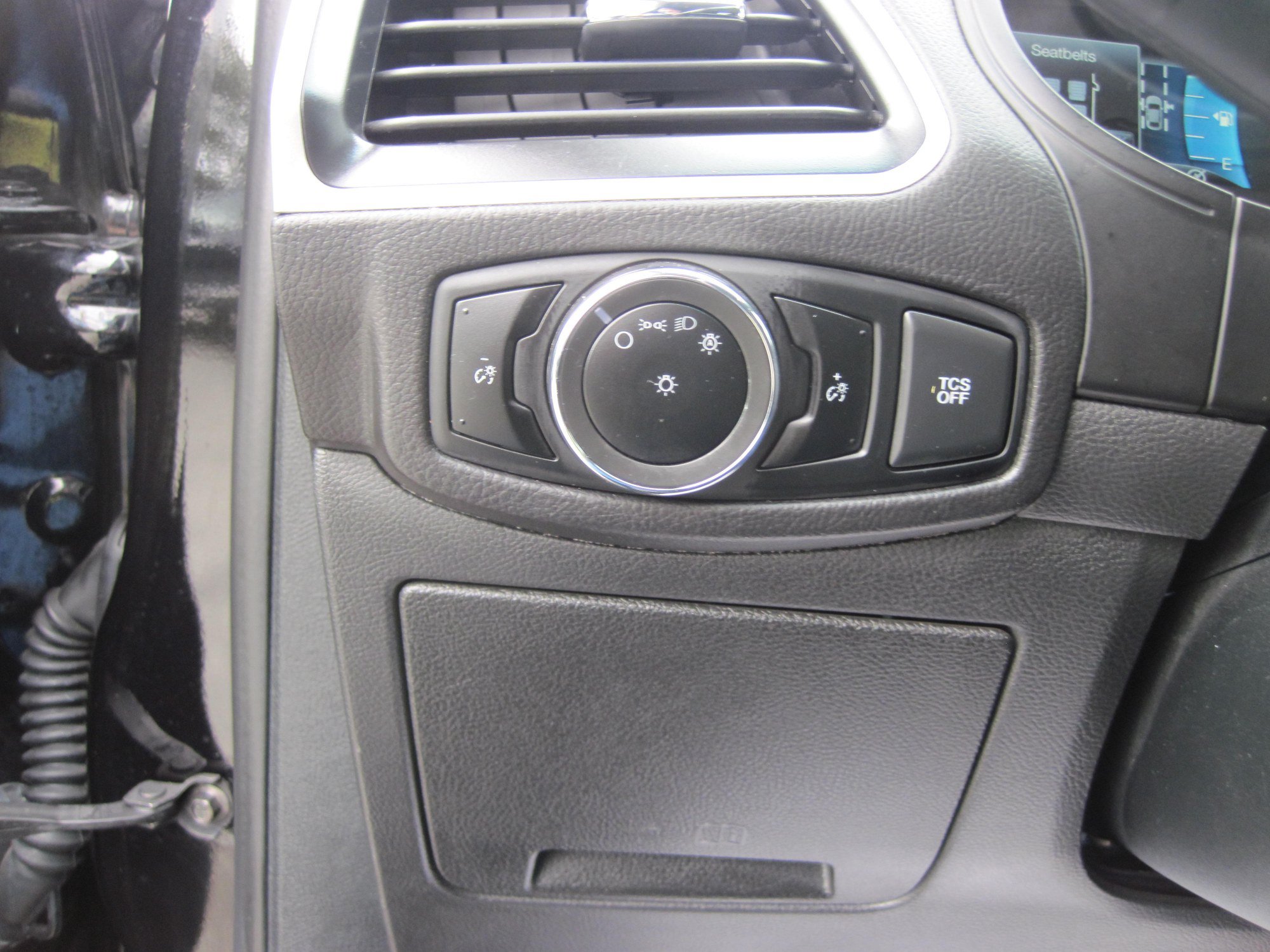 Used 2024 Ford Edge SEL AWD/4WD image 15