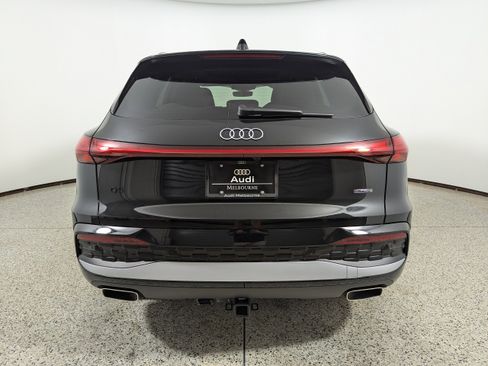 Certified 2025 Audi Q5 Prestige image 6