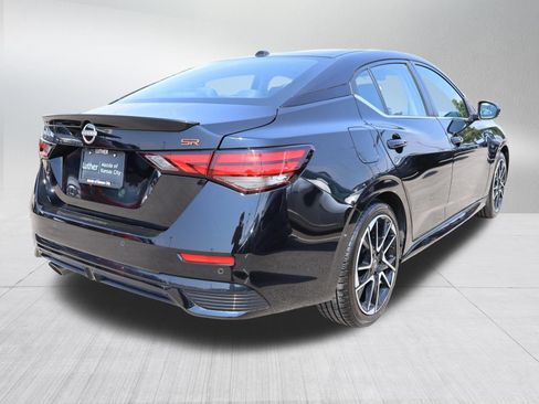 Used 2024 Nissan Sentra SR FWD image 7