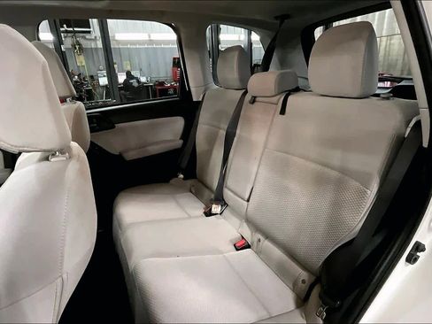 Used 2014 Subaru Forester 2.5i Premium w/ All-Weather Package image 20