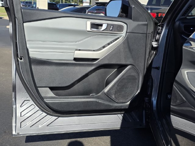 Certified 2022 Ford Explorer XLT w/ Equipment Group 202A RWD image 16