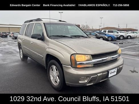Used 2002 Chevrolet TrailBlazer LT w/ LT Leather Plus Pkg image 2