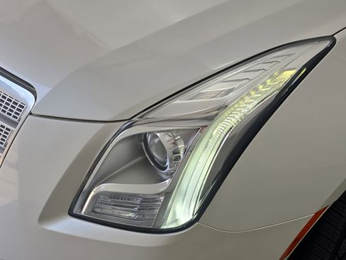 Used 2013 Cadillac XTS Platinum image 29