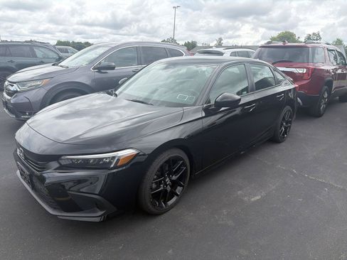 Used 2023 Honda Civic Sport image 4