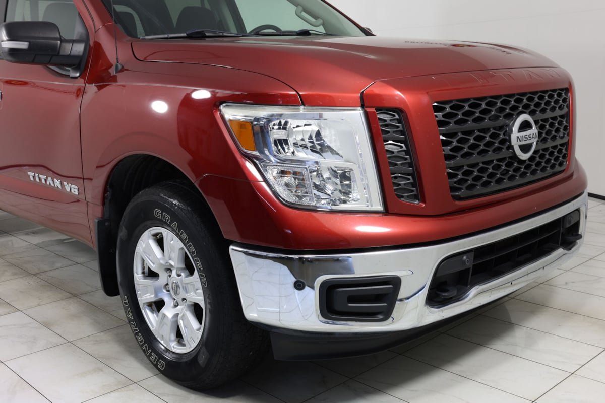 Used 2019 Nissan Titan SV w/ SV Convenience Package AWD/4WD image 38