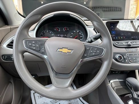 Used 2024 Chevrolet Malibu LT image 24