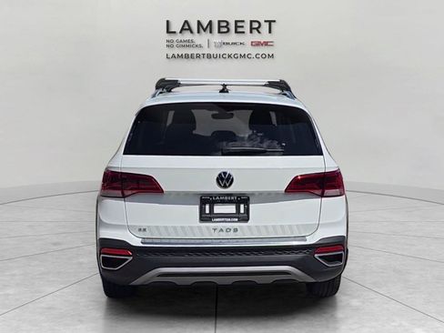 Used 2023 Volkswagen Taos SE FWD image 4