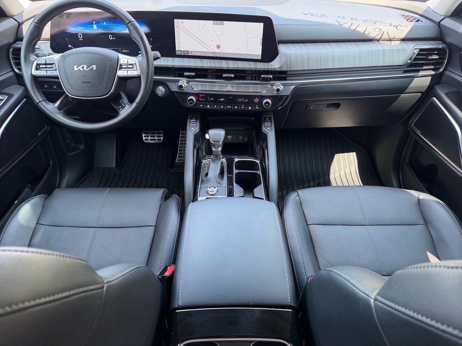 Used 2024 Kia Telluride SX w/ Towing Package FWD image 20