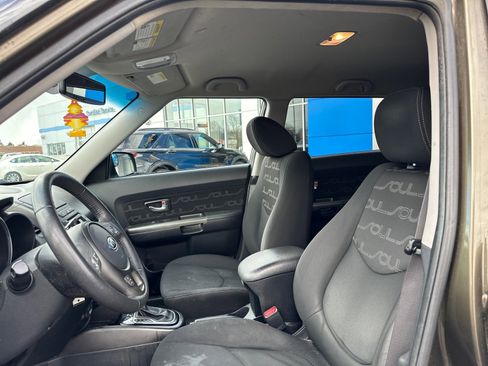 Used 2012 Kia Soul + image 11