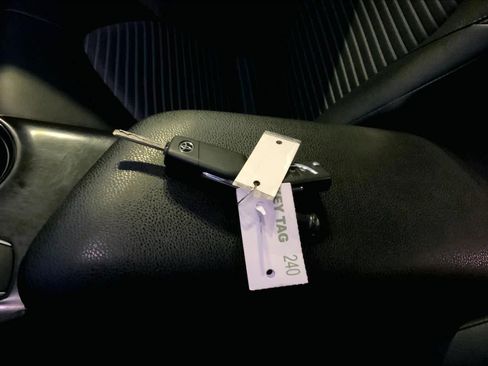 Used 2018 Toyota Camry SE image 15