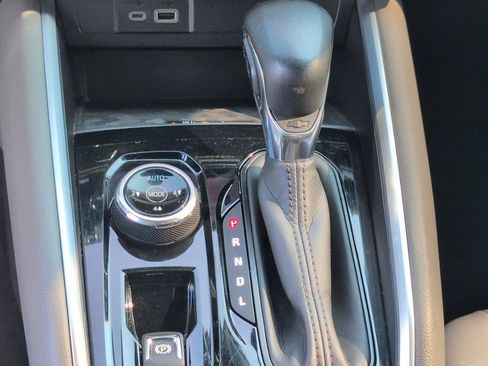 Used 2024 Chevrolet Colorado ZR2 w/ ZR2 Convenience Package III AWD/4WD image 27