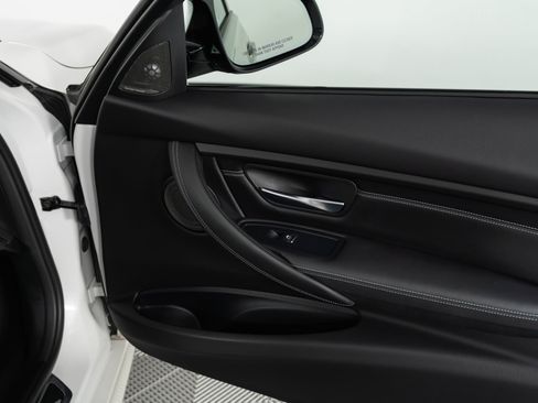 Used 2018 BMW M3 RWD image 31