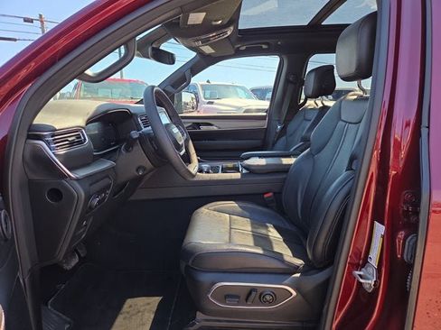 Used 2024 Jeep Wagoneer Series II image 10