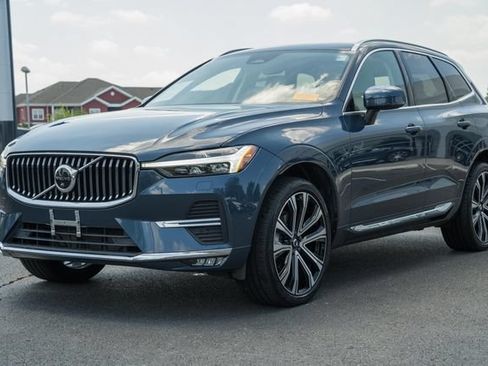 Used 2023 Volvo XC60 B5 Ultimate w/ Climate Package AWD/4WD image 3
