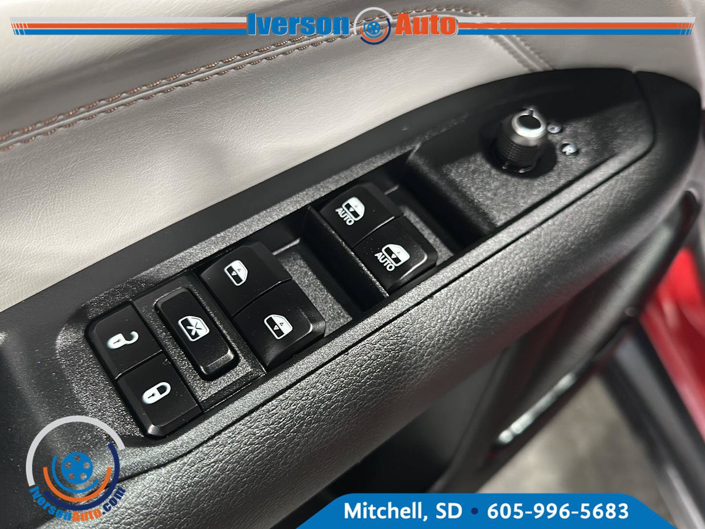Used 2025 Jeep Compass Limited AWD/4WD image 14