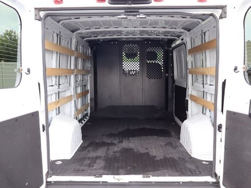 Used 2025 RAM ProMaster 2500 w/ U-Haul Equipment Group FWD image 17