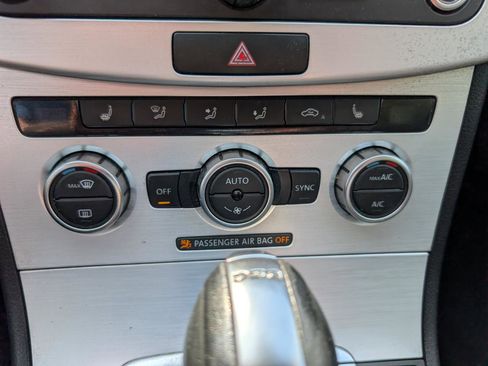 Used 2014 Volkswagen CC Sport FWD image 25