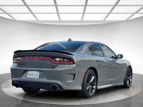 Used 2019 Dodge Charger Scat Pack w/ Plus Group RWD image 4