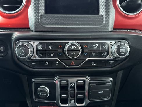 Used 2021 Jeep Wrangler Unlimited Rubicon w/ Xtreme Recon 35" Tire Package image 10