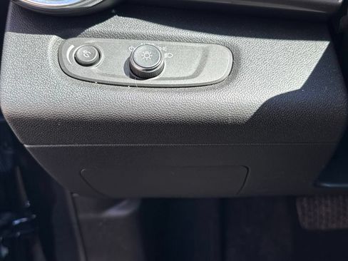 Used 2024 Chevrolet Trax ACTIV FWD image 40