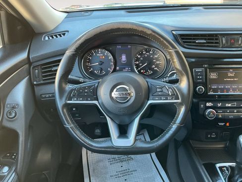 Used 2019 Nissan Rogue SV AWD/4WD image 12