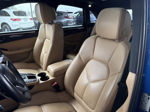 Used 2018 Porsche Macan Sport Edition image 12