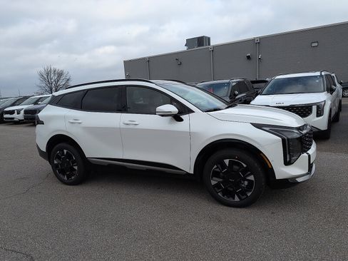 New 2026 Kia Sportage EX image 2