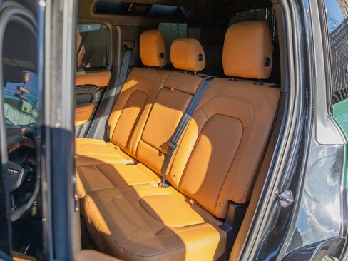 Used 2024 Land Rover Defender 110 V8 image 61