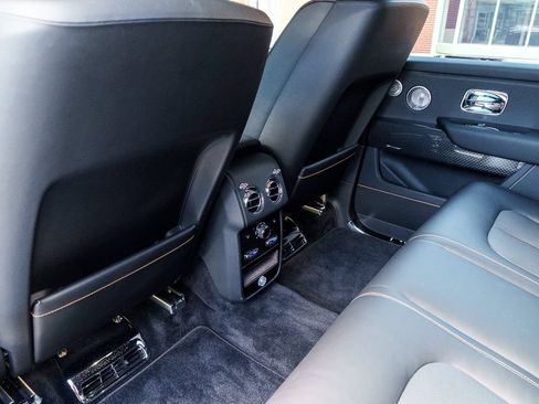 Used 2025 Rolls-Royce Cullinan Black Badge AWD/4WD image 40