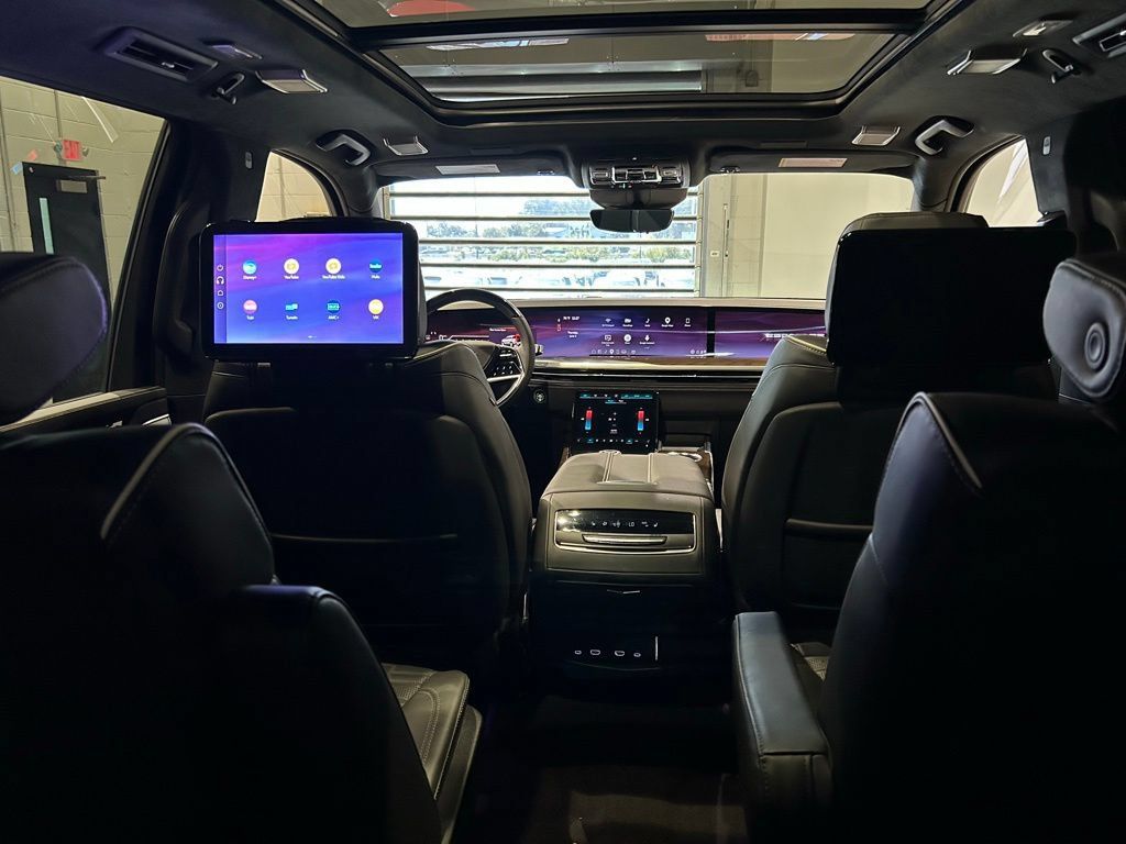 Used 2026 Cadillac Escalade Platinum Sport w/ LPO, ONYX Package AWD/4WD image 42