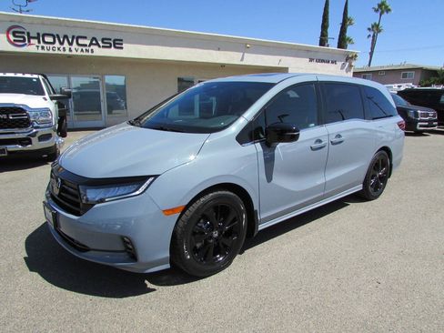 Used 2024 Honda Odyssey Sport image 4