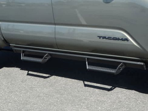 Used 2025 Toyota Tacoma TRD Sport image 10