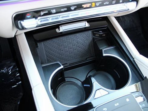 Used 2024 Mercedes-Benz GLE 450e 4MATIC image 23