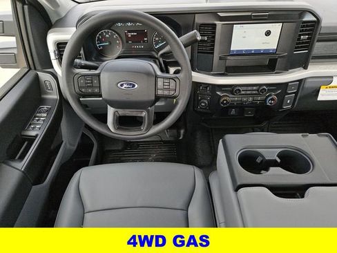 New 2026 Ford F250 XL w/ XL Chrome Package image 4