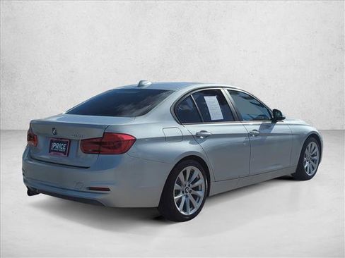 Used 2018 BMW 320i Sedan image 16