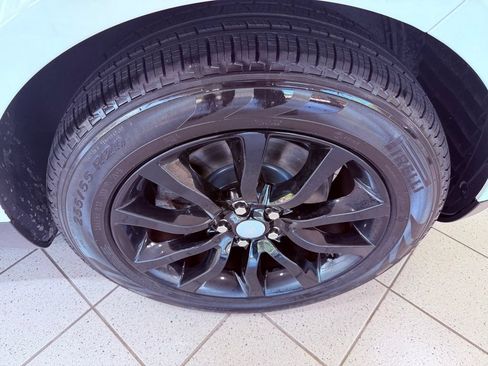 Used 2017 Land Rover Range Rover Sport HSE AWD/4WD image 19