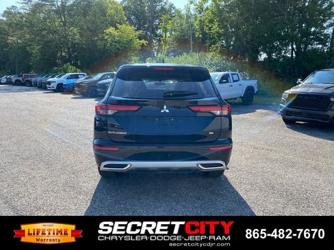 Used 2022 Mitsubishi Outlander SE AWD/4WD image 6