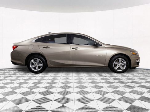 Used 2022 Chevrolet Malibu LS image 17