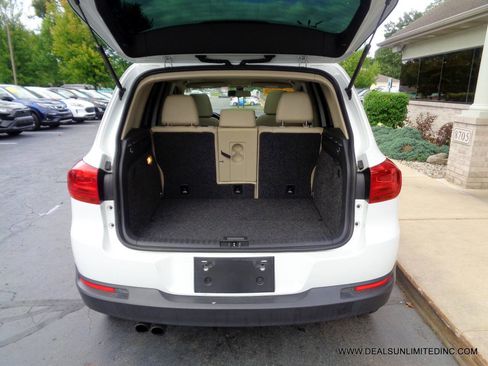 Used 2017 Volkswagen Tiguan Wolfsburg Edition image 21