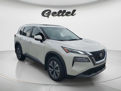 Used 2022 Nissan Rogue SV w/ SV Premium Package FWD image 1