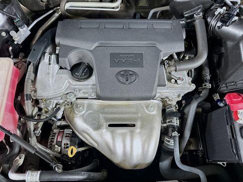 Used 2018 Toyota RAV4 XLE FWD image 33