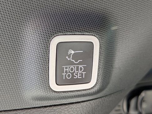 New 2025 Jeep Grand Cherokee Summit image 13